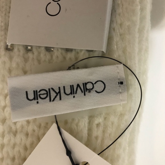 Calvin Klein
One Size Scarf - Picture 7 of 13